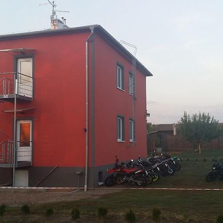 Penzion u Janky Dubnany Exteriér fotografie